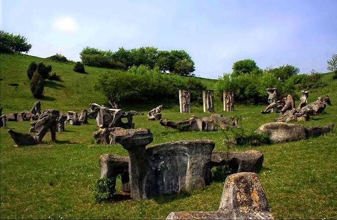 Figurenfeld Eichstätt von Alois Wünsche-Mitterecker